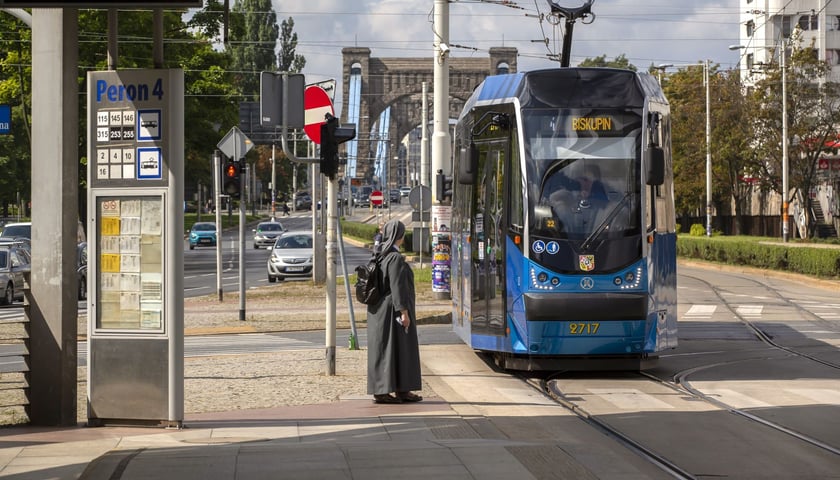 Peron 4. na węźle przesiadkowym na rondzie Reagana nieczynny będzie od 20 do 26 lipca