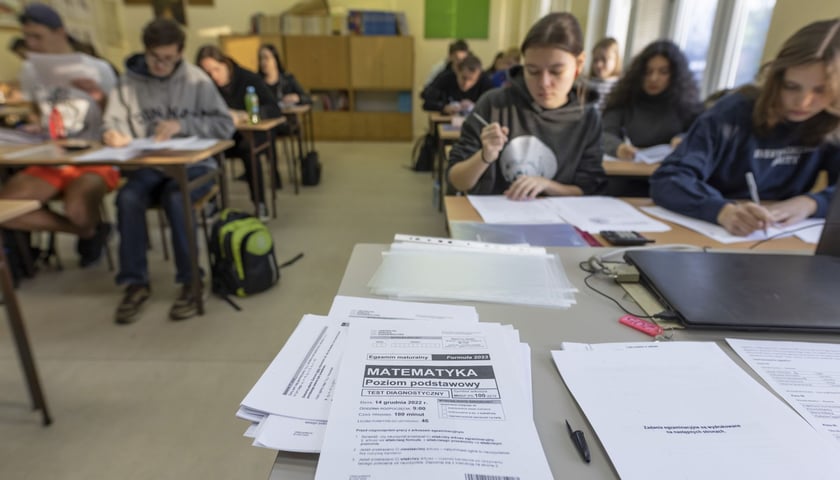 Matura próbna 2022 w LO XV we Wrocławiu