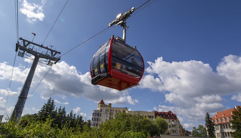 Na zdjęciu widok na Polinkę, czyli Wrocławską Kolejkę Linową