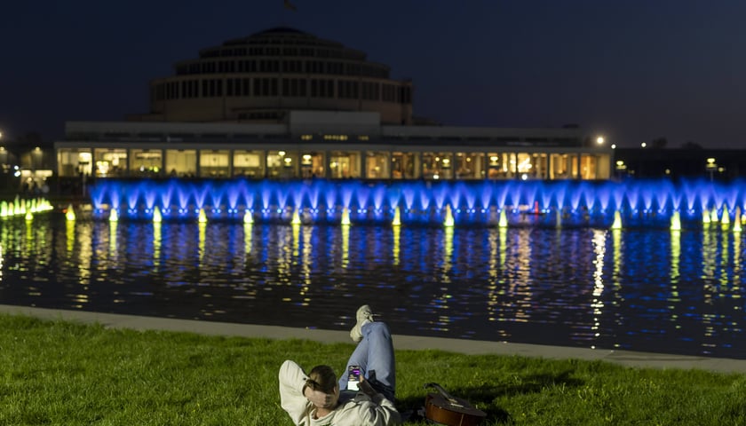 Pokaz Fontanny Multimedialnej we Wrocławiu. Sprawdź harmonogram!