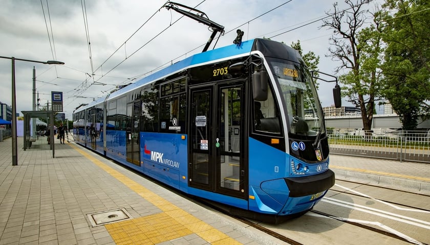 Tramwaj MPK na torach