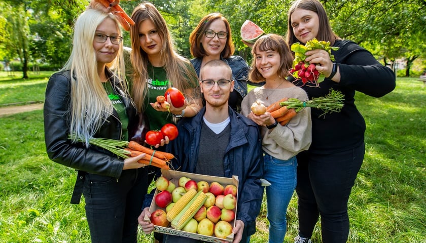 Wolontariusze Foodsharing Wrocław (zdjęcie z sesji dla 30 Kreatywnych z 2021 r.)