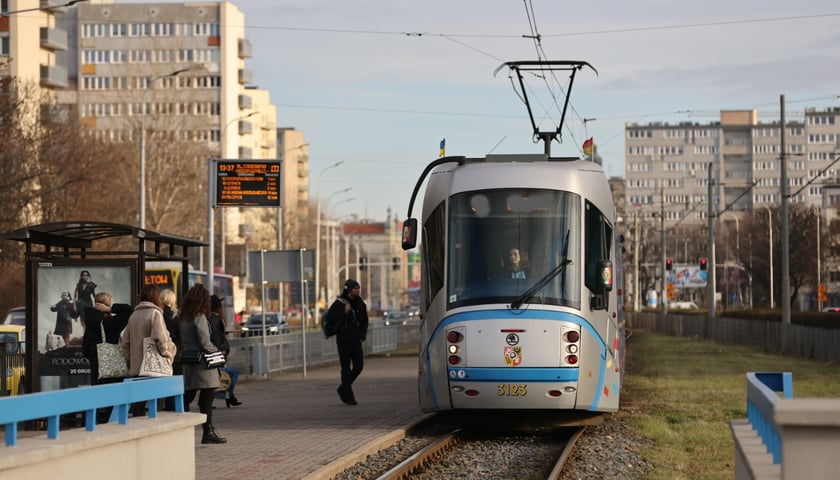 Wrocławski tramwaj. Zdjęcie ilustracyjne