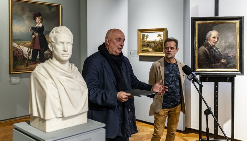 Prof. Piotr Oszczanowski, dyrektor Muzeum Narodowego we Wrocławiu, Marek Pierzchała, kustosz Galerii Sztuki XVI-XIX wieku Muzeum Narodowego we Wrocławiu