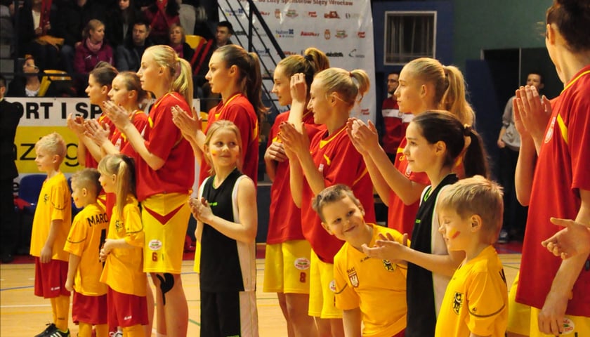 20.02 – koszykarki Ślęzy podejmą AZS