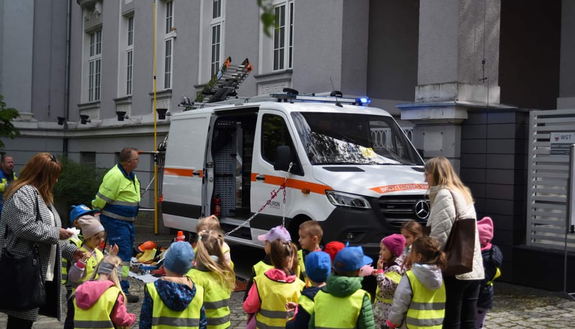 Odsłonięcie krasnala Voltusia 7 maja 2025 roku