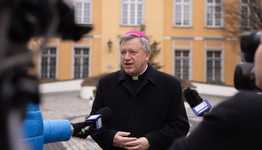 Arcybiskup Józef Kupny, od 2013 roku metropolita wrocławski, od 2024 - wiceprzewodniczący Konferencji Episkopatu Polski