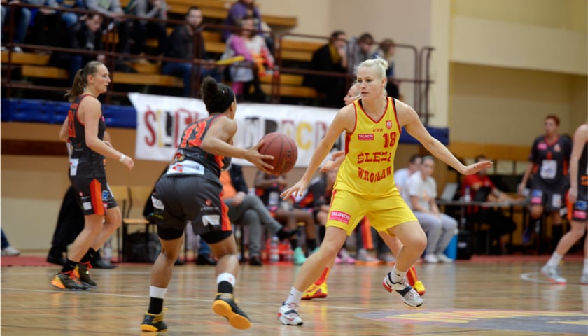 Ślęza wygrała na własnym parkiecie