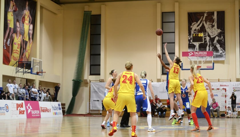 Koszykarki Ślęzy zagrają z Basketem