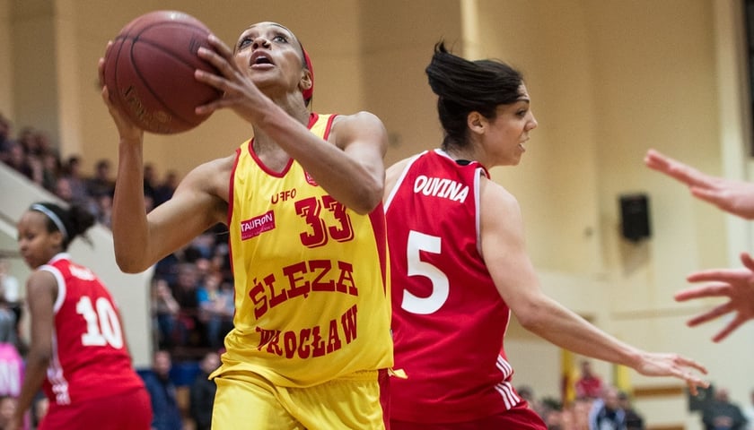 Wisła za mocna dla koszykarek Ślęzy [ZDJĘCIA]