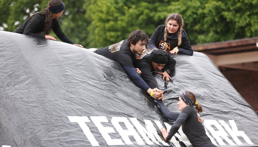 Uczestnicy Survival Race Wrocław 2025