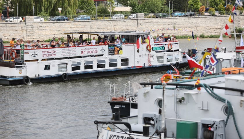 <p>Parada statk&oacute;w we wcześniejszych latach (z okazji Dnia Marynarza Śr&oacute;dlądowego) - zdjęcie poglądowe</p>