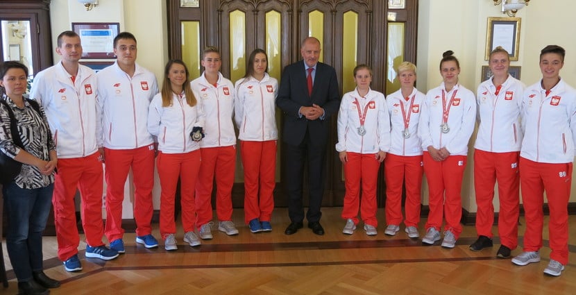 Sportowcy klubu WKSN „Świt” Wrocław z wizytą u prezydenta