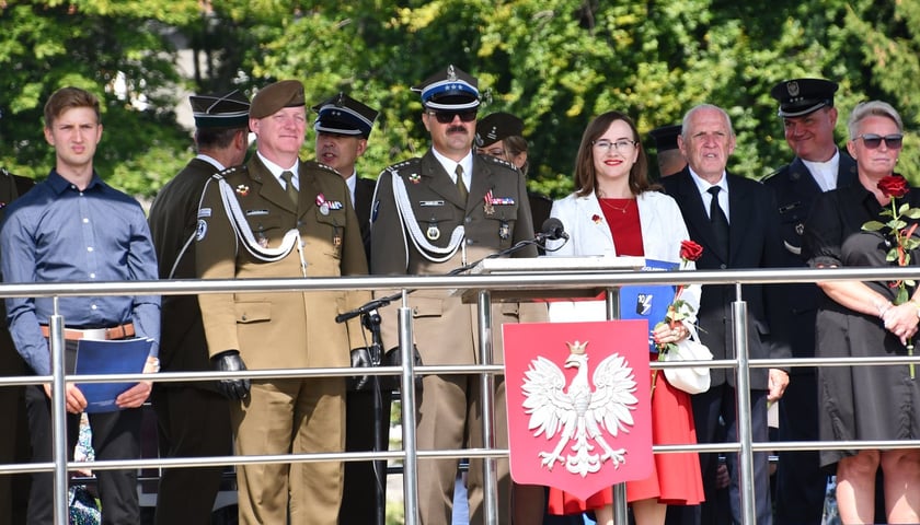 W sobotę 9 sierpnia żołnierze odbywający przeszkolenie w ramach programu Wakacje z Wojskiem złożyli uroczystą przysięgę wojskową na sztandar 10 Wrocławskiej Brygady Łączności