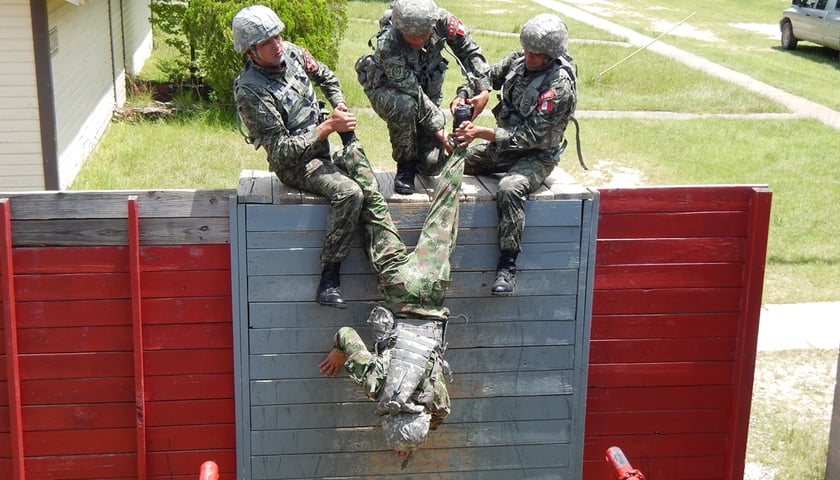 Podchorążowie na szkoleniu u rangersów