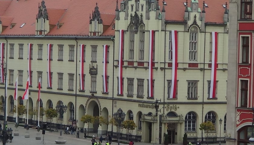 Abp Kupny: patriotyzm to pamięć i troska o bohaterów