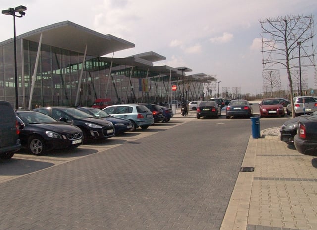 Od marca polecimy do Paryża i...