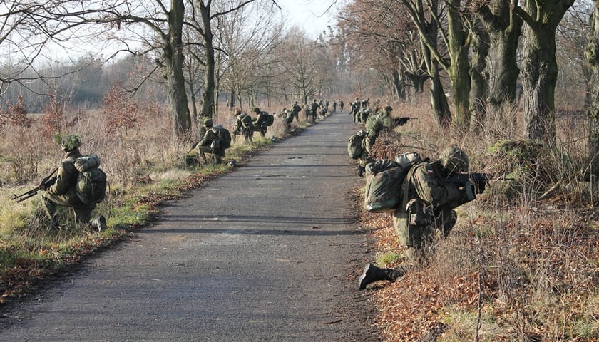 Dwadzieścia kilometrów marszu