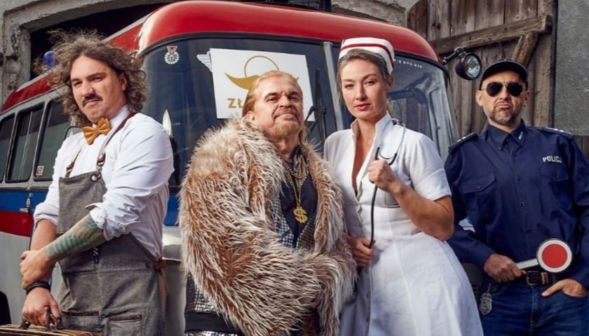 Trzech mężczyzn i kobieta, Złoty Wąs 2025, od lewej Mariusz Kałamaga, Jarosław Boberek, Justyna Woźniak, Piotr Miazga