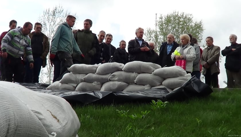 Worki z piaskiem dla mieszkańców