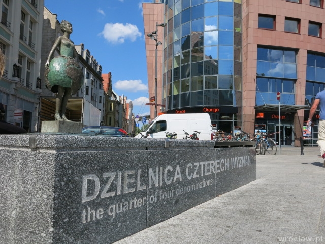 Dzielnica Czterech Wyznań w wakacje nie odpoczywa