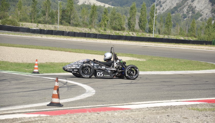 Udany start bolidu Politechniki