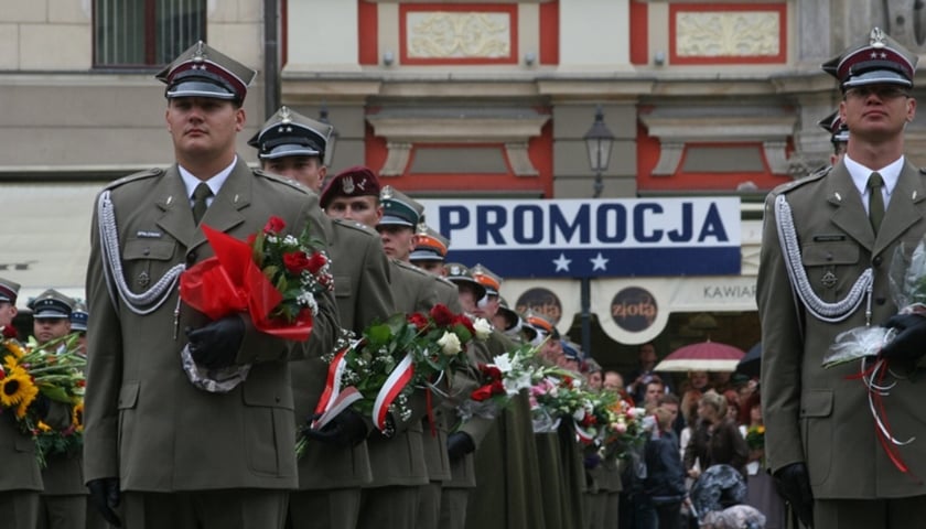 Rynek: Promocja nowych oficerów