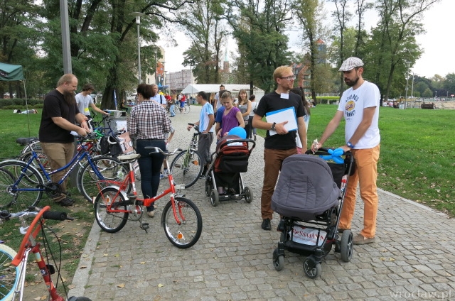 Rozdawali rowery na Wyspie Słodowej [ZDJĘCIA]