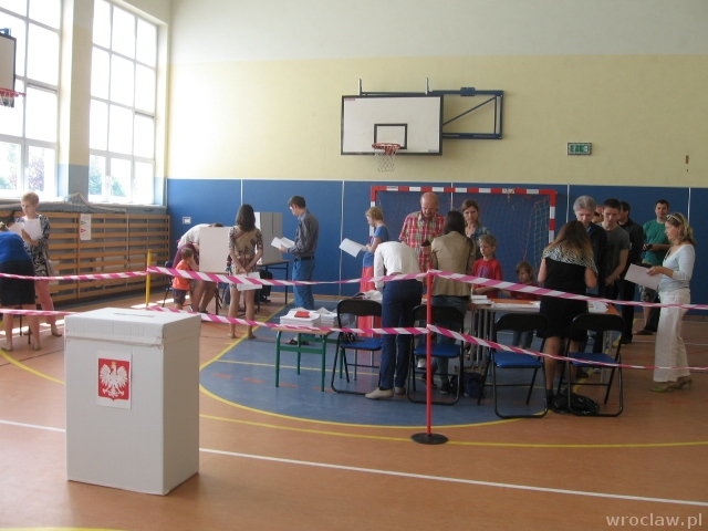 Wielu chętnych do liczenia głosów