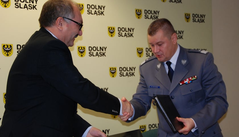 Alkomaty i narkotestery dla policji