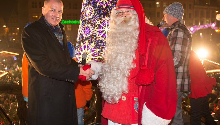 Św. Mikołaj rozświetlił choinkę [WIDEO]