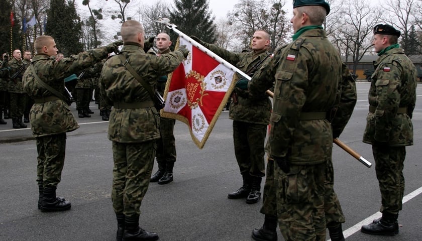 185 elewów ślubowało ojczyźnie [ZDJĘCIA]