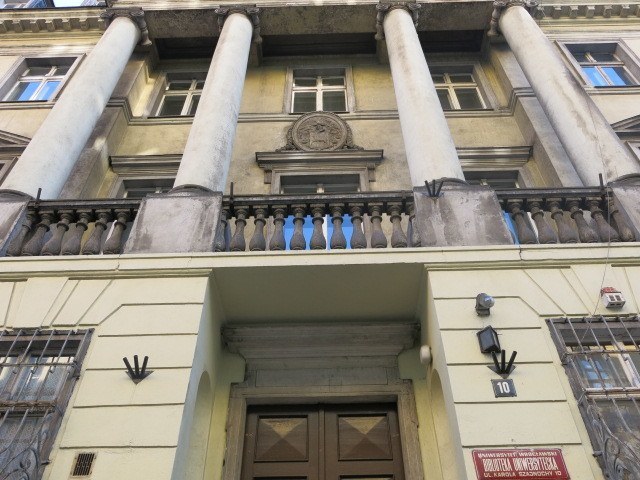 Biblioteka wciąż czeka na kupca