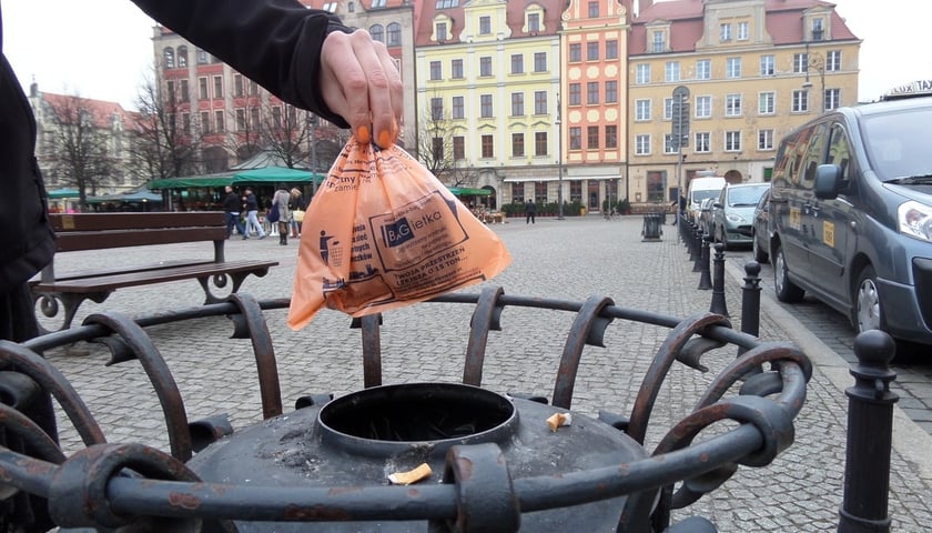 Gdzie po worki na psie kupy?