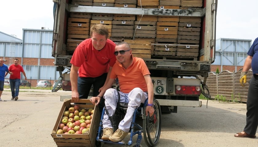 20 ton jabłek dla potrzebujących