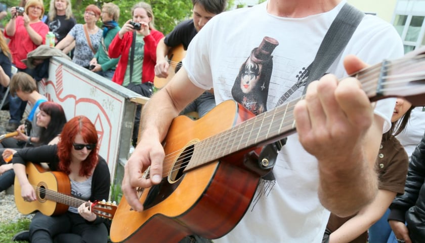 Wrocław i Drezno już od 5 lat biją razem gitarowy rekord Guinnessa