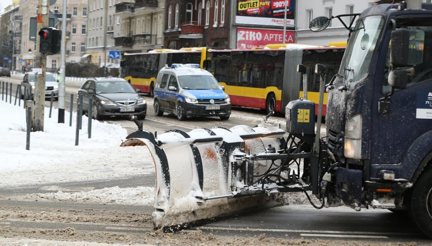 <p>Pokrywa śniegu może osiągnąć 30 zm w ciągu doby, licząc od 2:00 w nocy, 26 listopada</p>