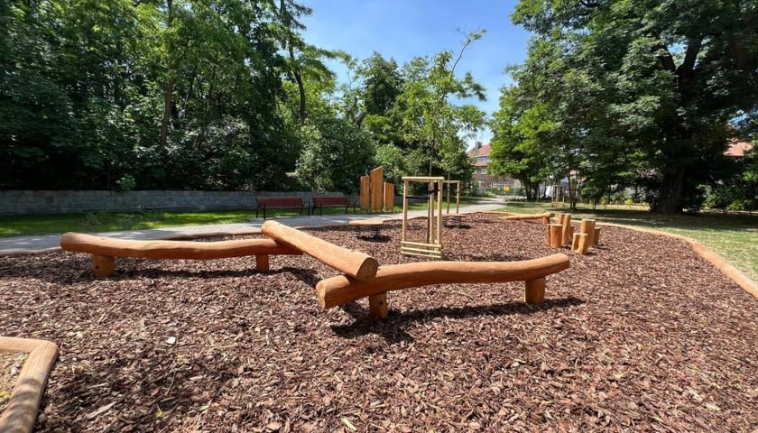 <p>Obserwatorium przyrody przy ul. Skarbowc&oacute;w.</p>