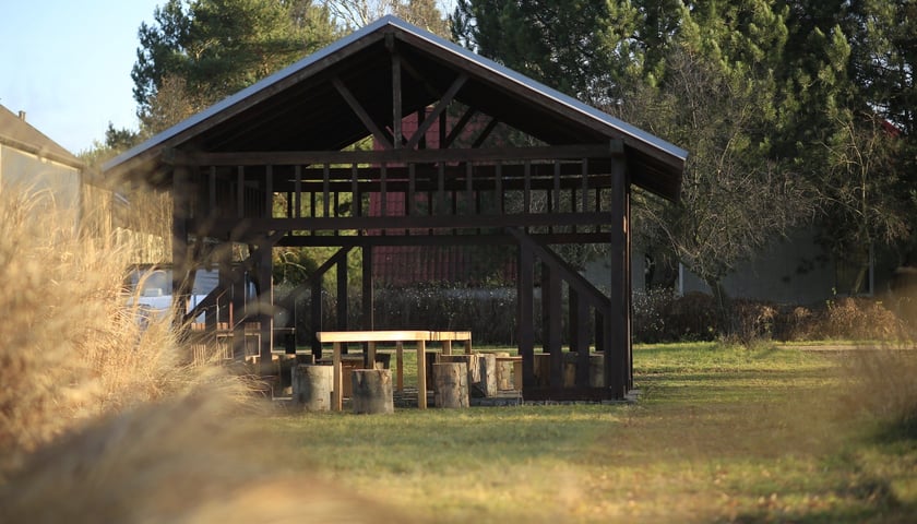 Farma Miejska Wrocław to projekt, kt&oacute;ry łączy ekologię z funkcją społeczną