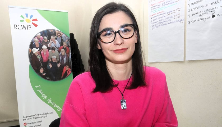 Agnieszka Olejarz, specjalistka ds. reintegracji, psycholożka i animatorka z Regionalnego Centrum Wspierania Inicjatyw Pozarządowych we Wrocławiu