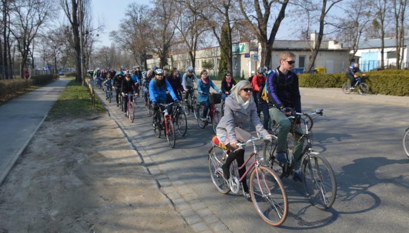 Wrocławianie przywitali wiosnę na rowerach [ZDJĘCIA]