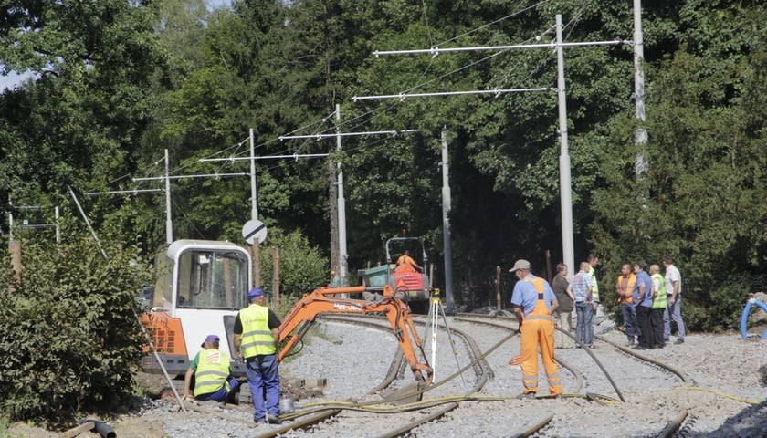 Na Grabiszyńskiej ułożyli nowe tory [ZDJĘCIA]