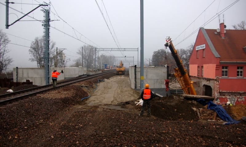 Stacja Wrocław-Mikołajów: kolejarze budują nowy tunel