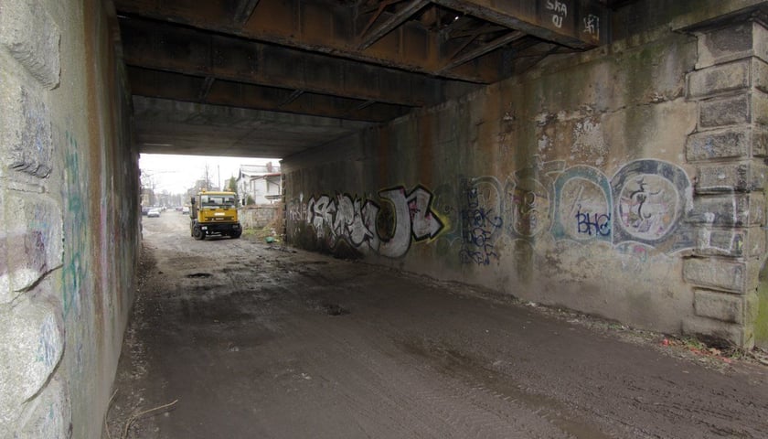 Ścieżka rowerowa i chodnik na ul. Kukuczki prawie gotowe