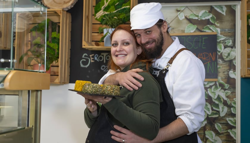 Powiększ obraz: <p>Paulina i Andrzej Sawiccy - tw&oacute;rcy serowarni Serotonina z Wrocławia</p>