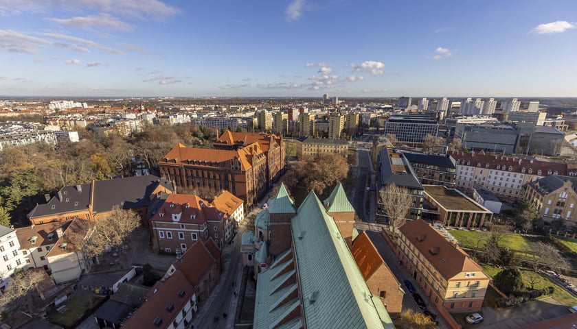 Na zdjęciu panorama Wrocławia widziana z tarasu na wieży katedry na Ostrowie Tumskim