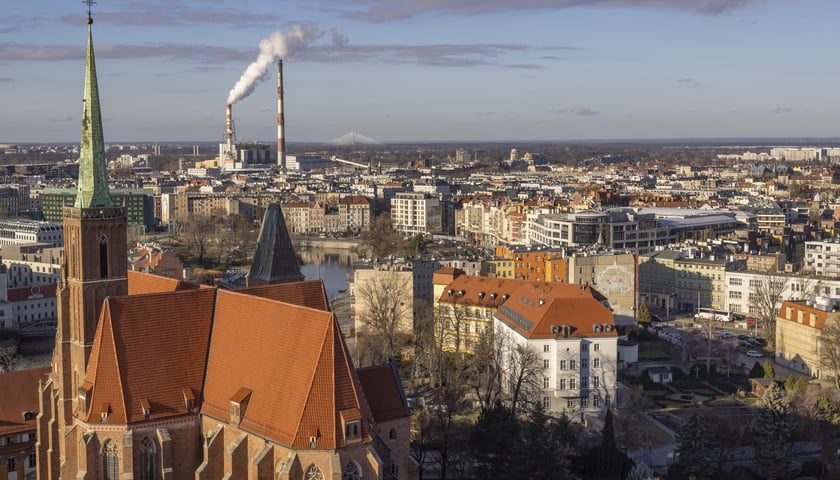 Na zdjęciu panorama Wrocławia widziana z tarasu na wieży katedry na Ostrowie Tumskim