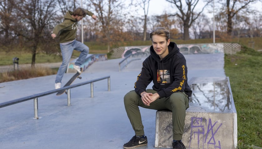 Powiększ obraz: Na zdjęciu Dominik Kierecki w Skateparku z WBO przy ul. Canaletta