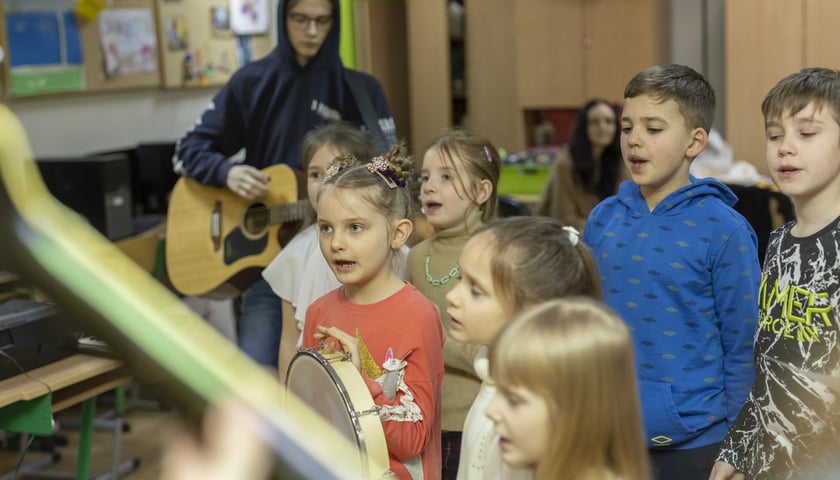 Próba chóru dziecięcego KapustaBand prowadzonego przez Marię Kolomiyets