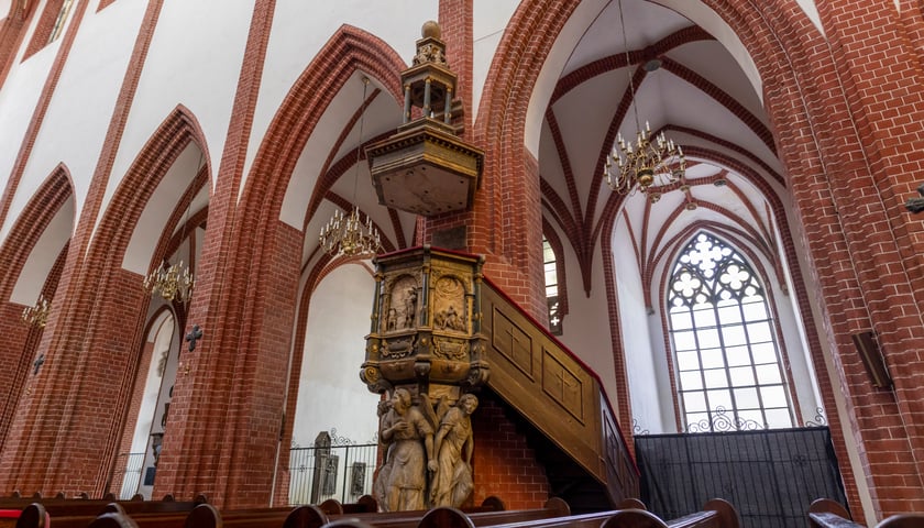 Powiększ obraz: Na zdjęciu ambona w kościele św. Marii Magdaleny we Wrocławiu